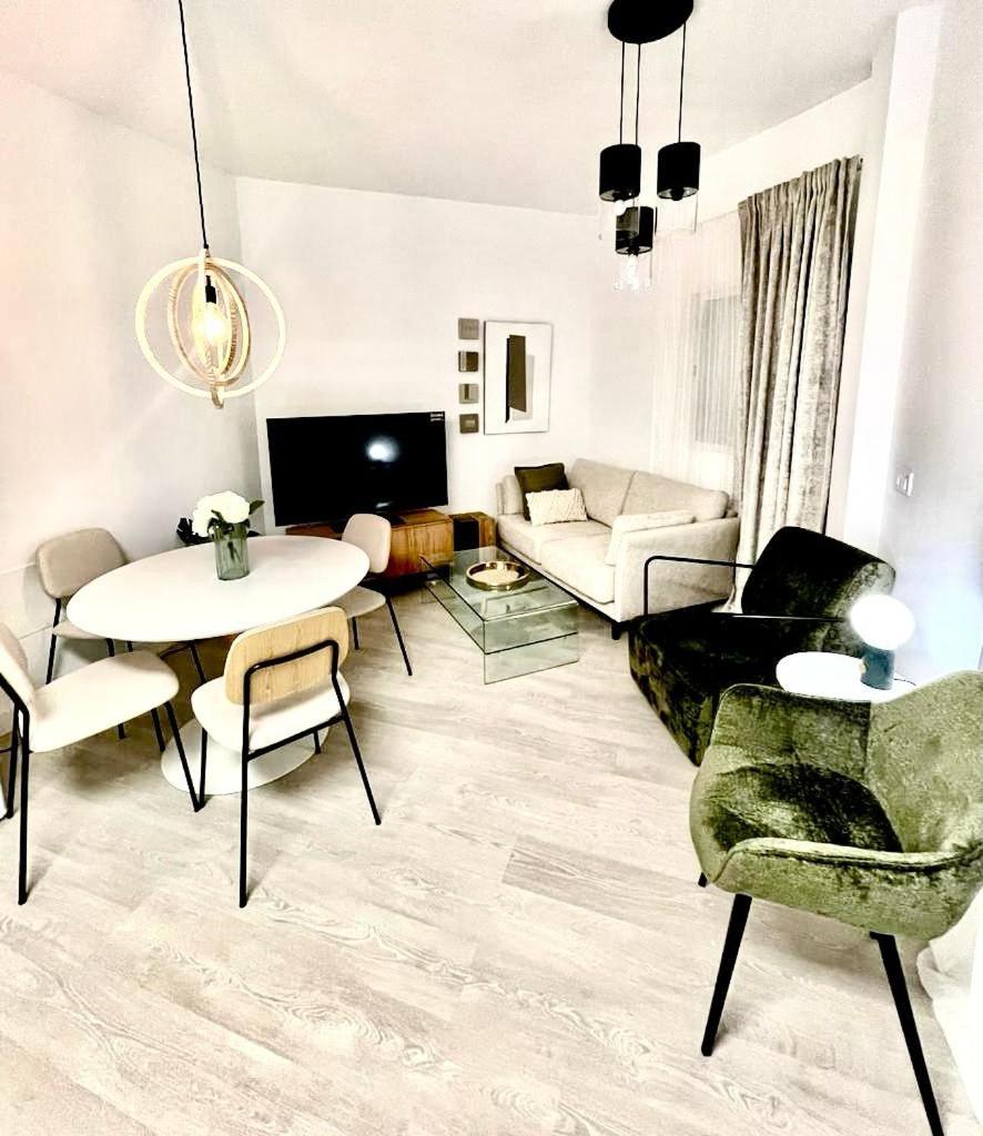 Historical Centre! Private Terrace & Gym-Near Public Parking Apartment มาลากา ภายนอก รูปภาพ